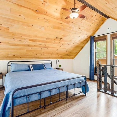 Quaint Loft Cabin W Hot Tub, Firepit, Deck & Grill Hedgesville Ngoại thất bức ảnh