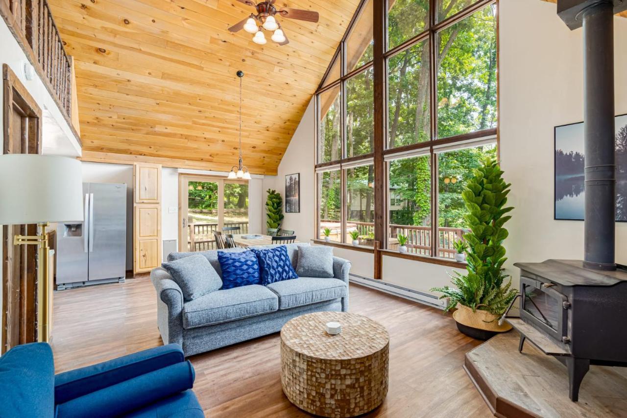 Quaint Loft Cabin W Hot Tub, Firepit, Deck & Grill Hedgesville Ngoại thất bức ảnh
