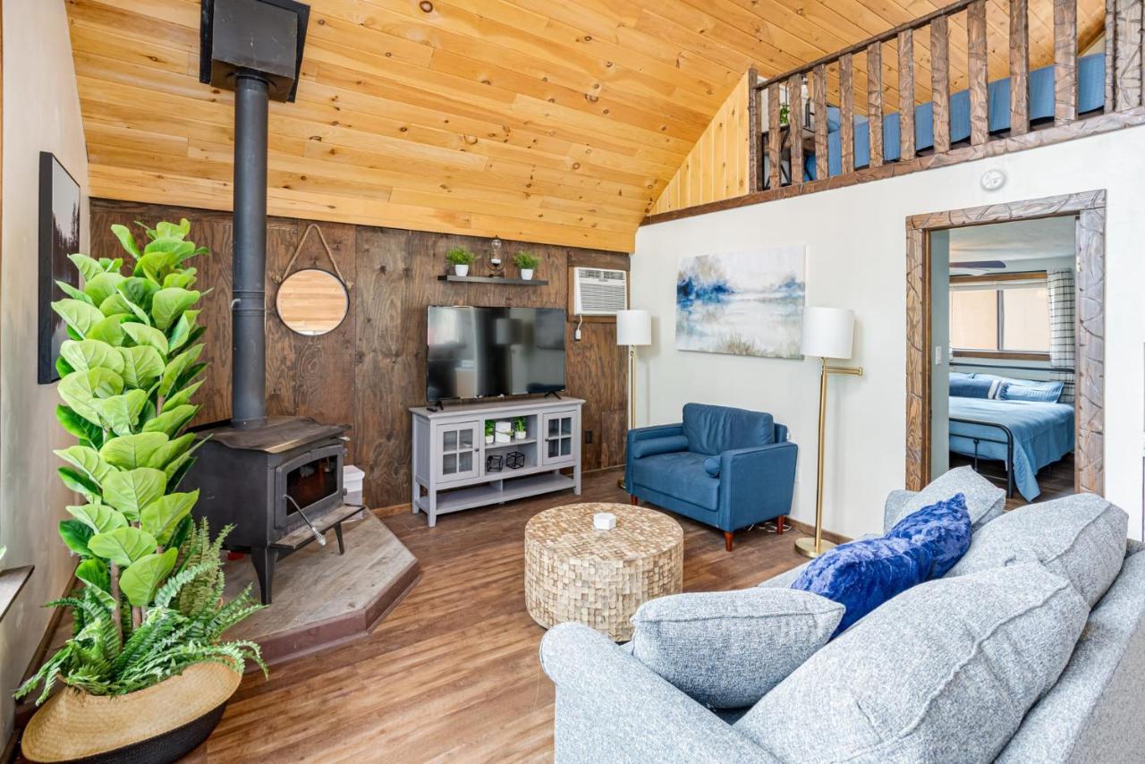 Quaint Loft Cabin W Hot Tub, Firepit, Deck & Grill Hedgesville Ngoại thất bức ảnh