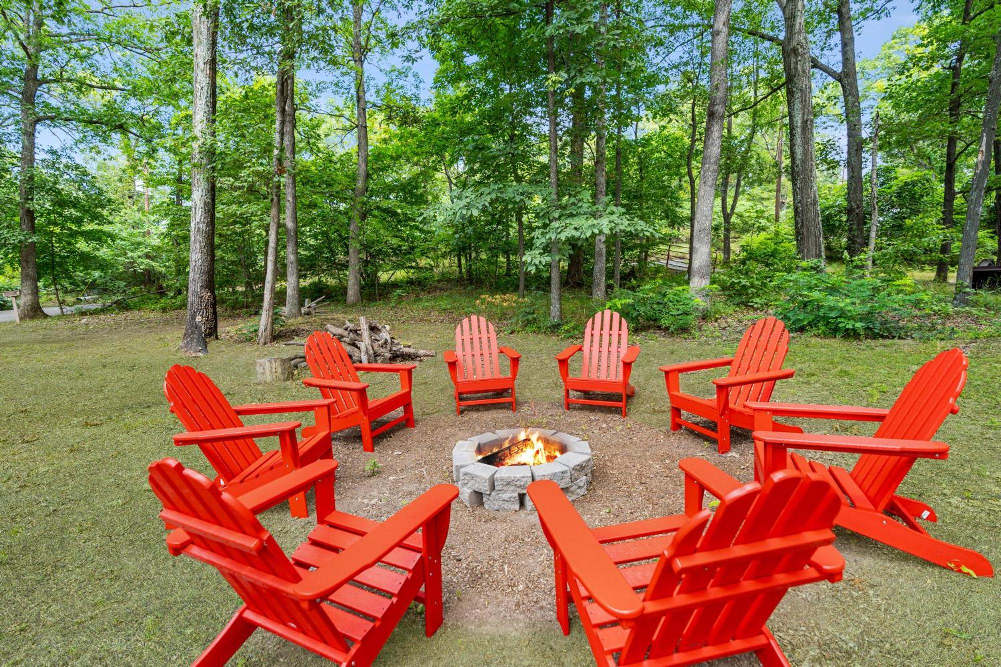 Quaint Loft Cabin W Hot Tub, Firepit, Deck & Grill Hedgesville Ngoại thất bức ảnh